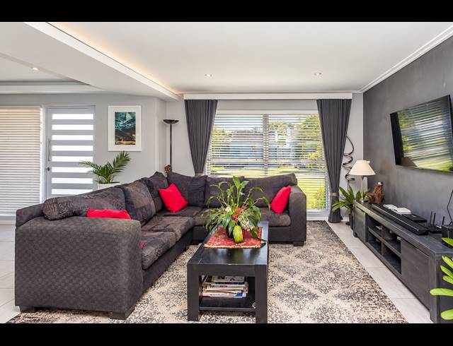 3 BEDROOM HOUSE FOR SALE IN PLATTEKLOOF GLEN